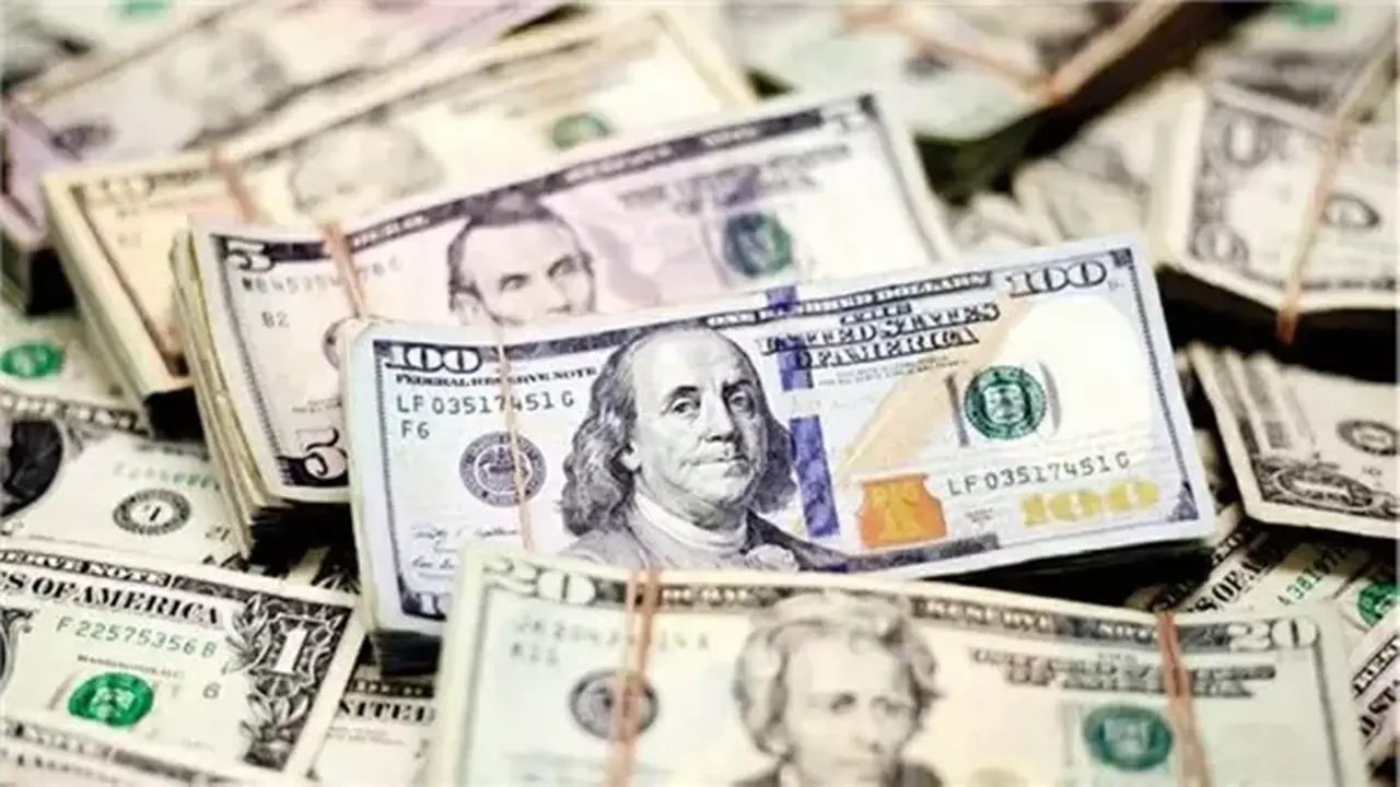 تطورات جديدة.. أسعار صرف الدولار مقابل الجنيه في البنوك المصرية خلال تعاملات اليوم